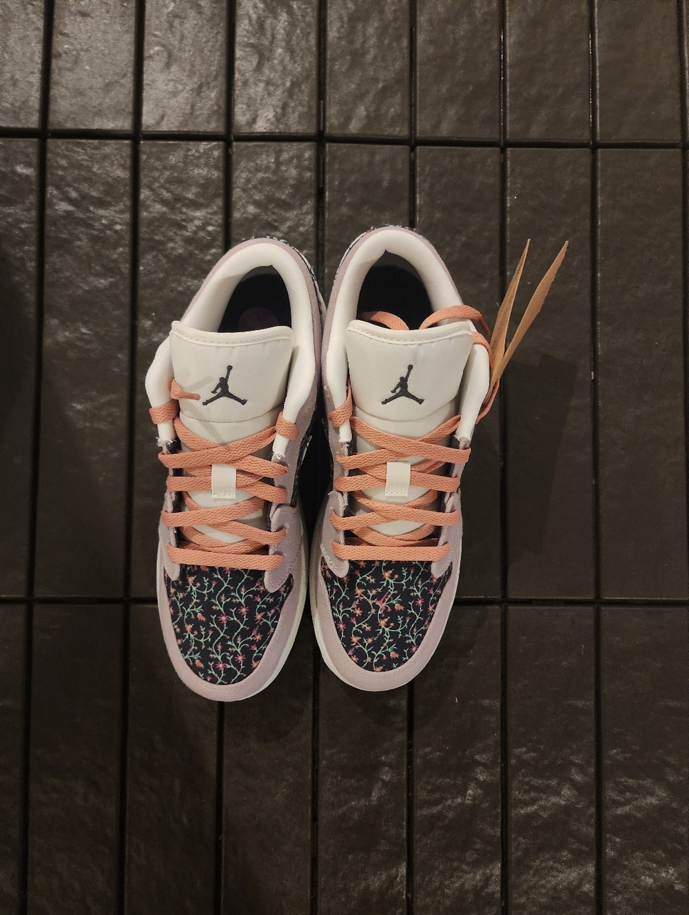 Women's Air Jordan 1 Low SE 'Floral' - Picture 13 of 16